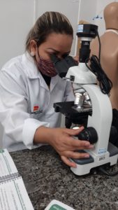 Auxiliar de Laboratório